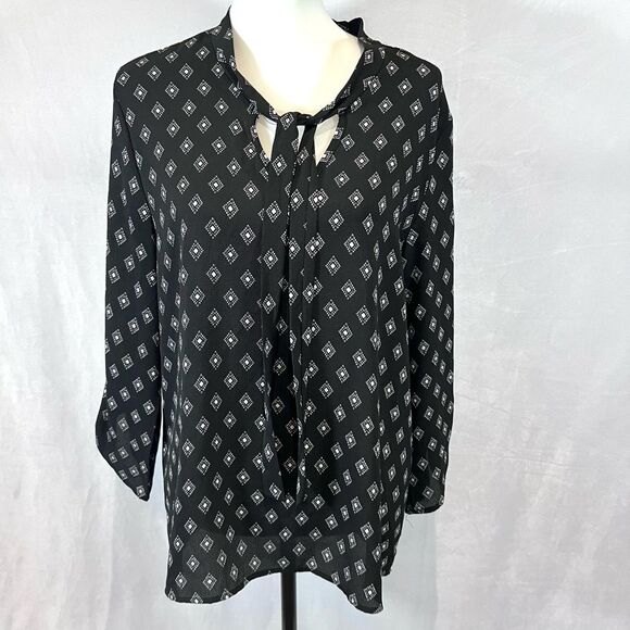 Espresso long sleeve black & white tie neck geo print top size petite large - Picture 2 of 5